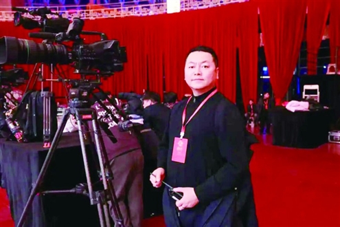 中国石油大学(华东)张志雄在春晚现场